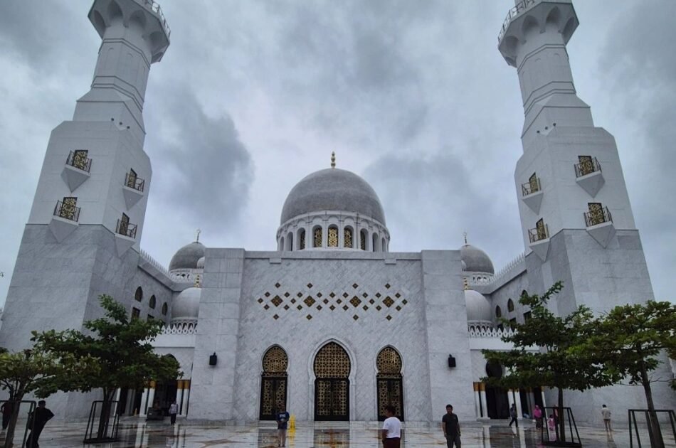 Sheikh Zayed Grand Mosque Solo Indonesia A Gift of Faith Culture and Community